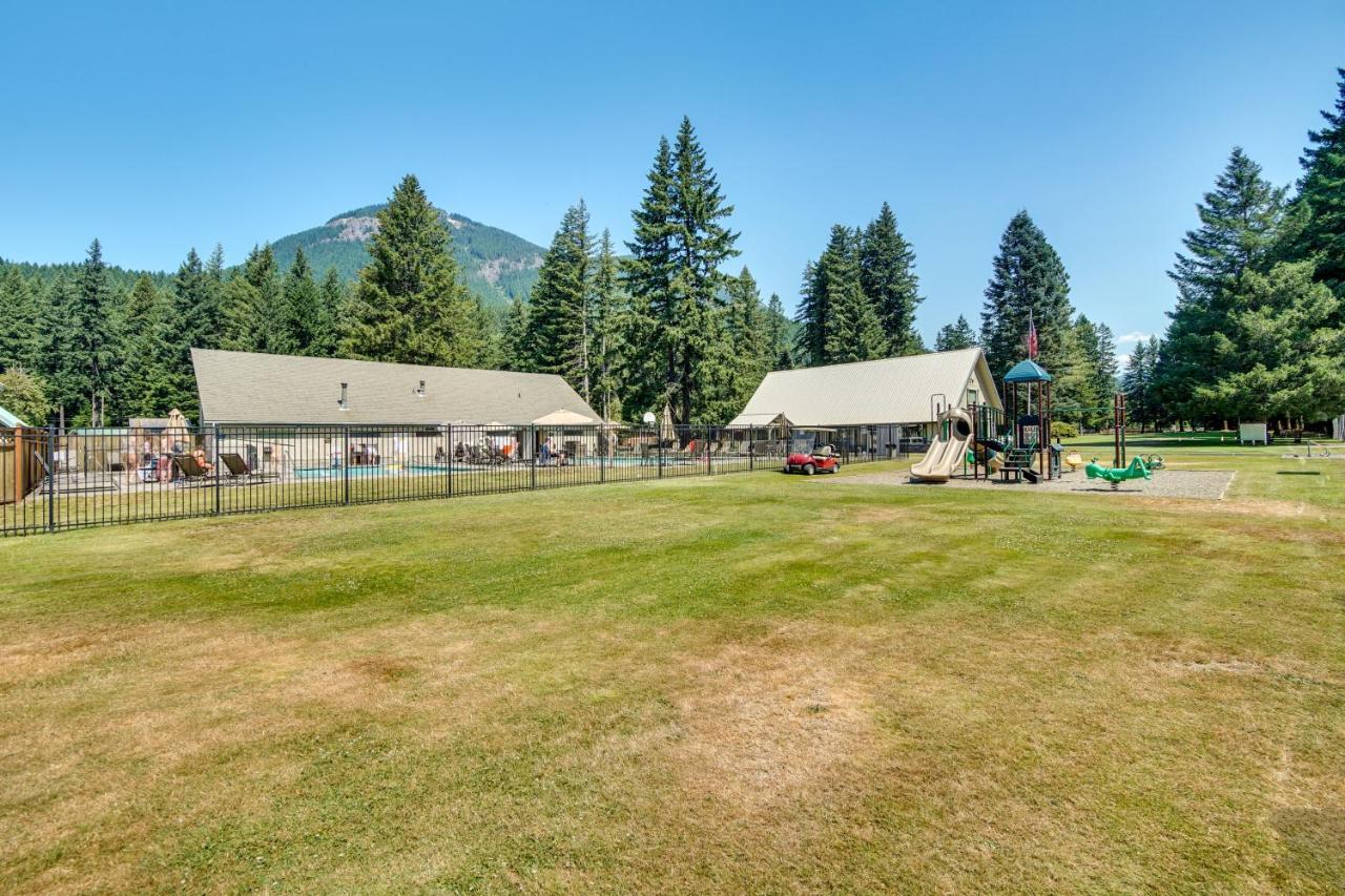 Riverfront Home With Deck, Near Mount Rainier! Packwood Exterior photo