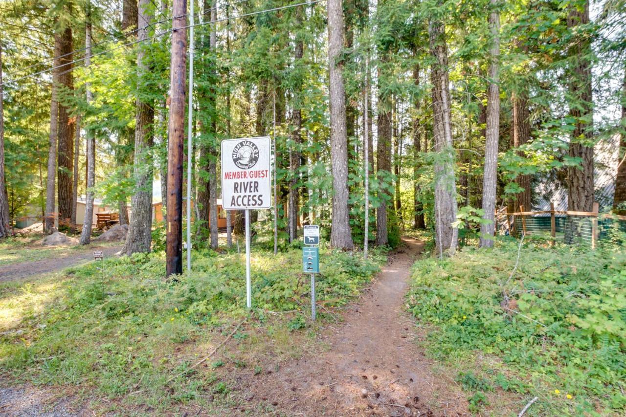 Riverfront Home With Deck, Near Mount Rainier! Packwood Exterior photo